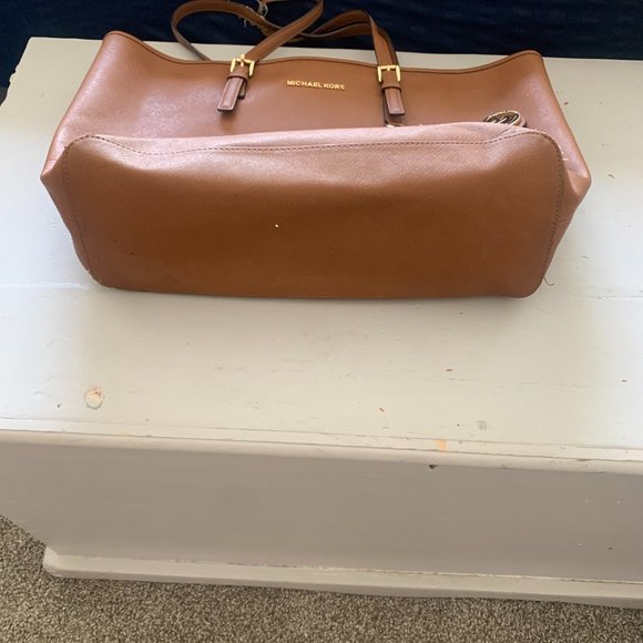 Michael Kors Large Jet Set Tote - Picture 7 of 7